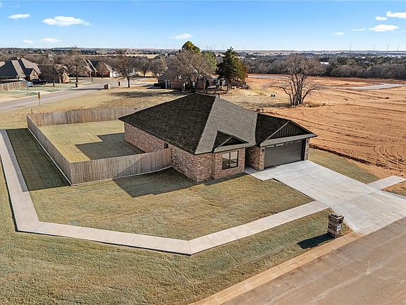 2nd image of 2110 Valley View Rd