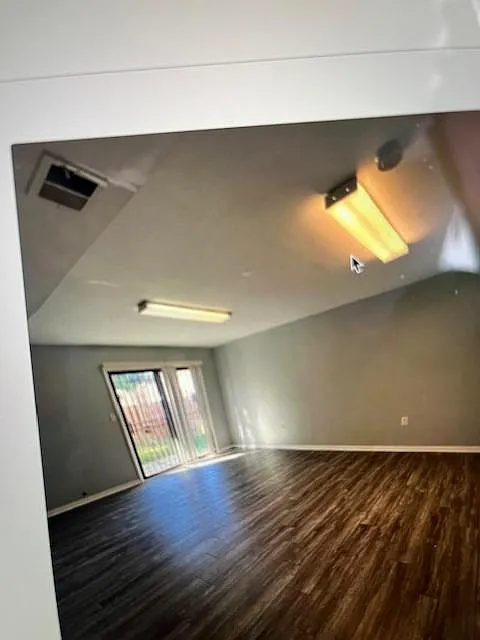 2 bed, 1.5 bath, 1647 sqft, $2,350 — Photo 2