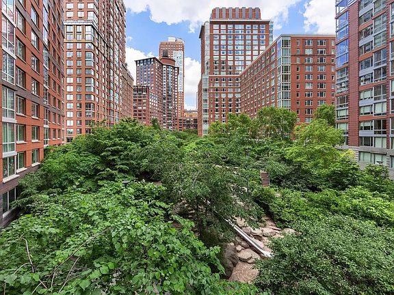 5th image of 20 River Ter APT 5P