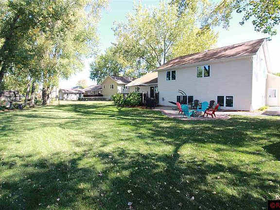 3rd image of 320 Heron Dr