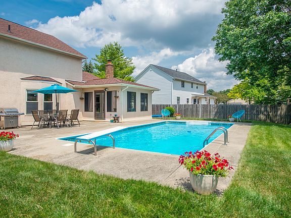 2nd image of 10071 Hounsdale Dr