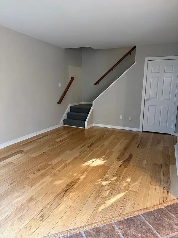 2 bed, 1.5 bath, 968 sqft, $2,200 — Photo 3