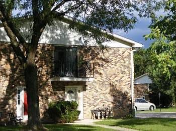 2nd image of 1906 Rosewood Ct APT 4A