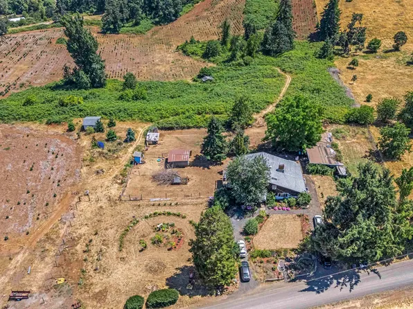 7138 Grandview Ave, Scotts Mills, OR 97375