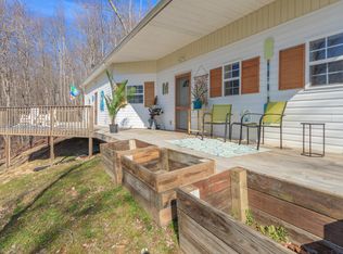 148 Midway Cir, Jacksboro, TN 37757