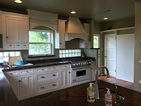 4th image of 4606 Skyline Ln