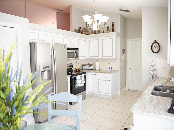 4th image of 5832 Rywood Dr