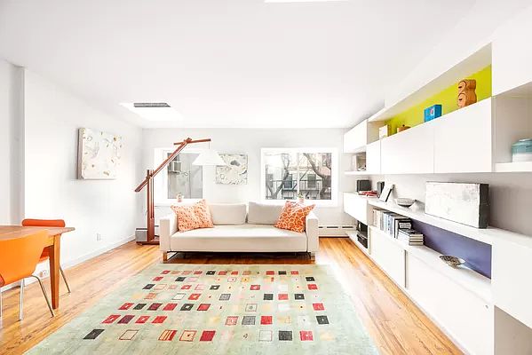 1st image of 425 E 9th St APT 4A