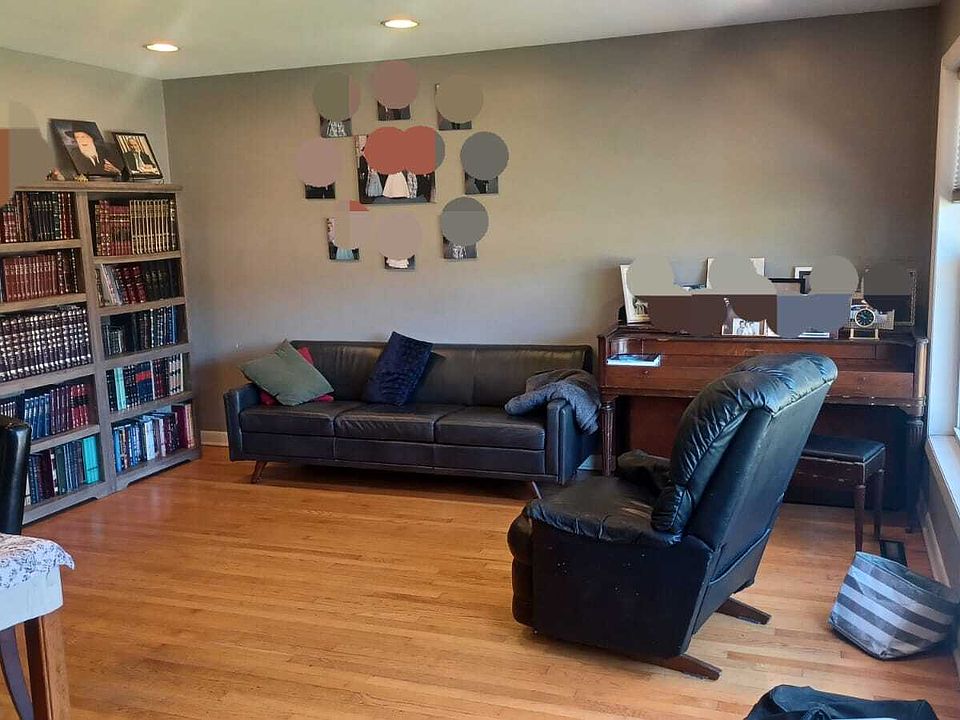 2nd image of 2801 W Coyle Ave
