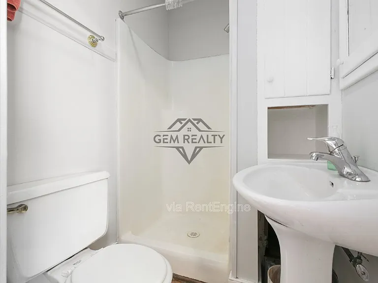 710 Caroline St #D — Photo 14