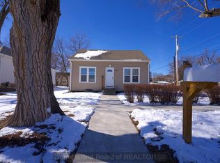 1037 N Elmer Ave, York, NE 68467