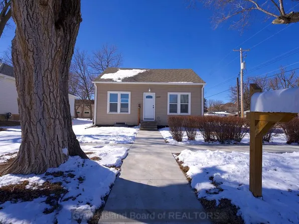 1037 N Elmer Ave, York, NE 68467