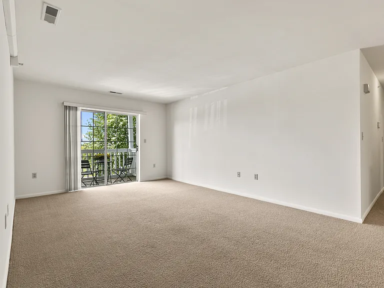 California Apartments — Photo 46