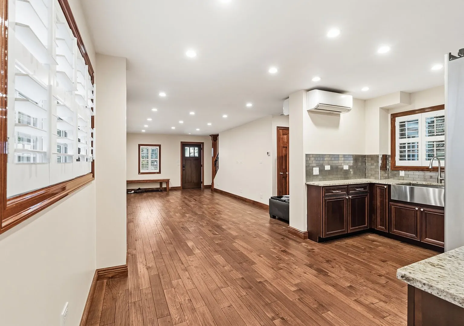 Charming 3 Bdrm, 3 Bath Renovation with Private Driveway & Outdoor Space - South Arlington, VA — Photo 3