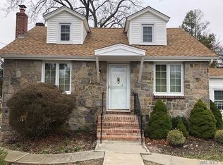 74 Huguenot Dr, Mastic Beach, NY 11951