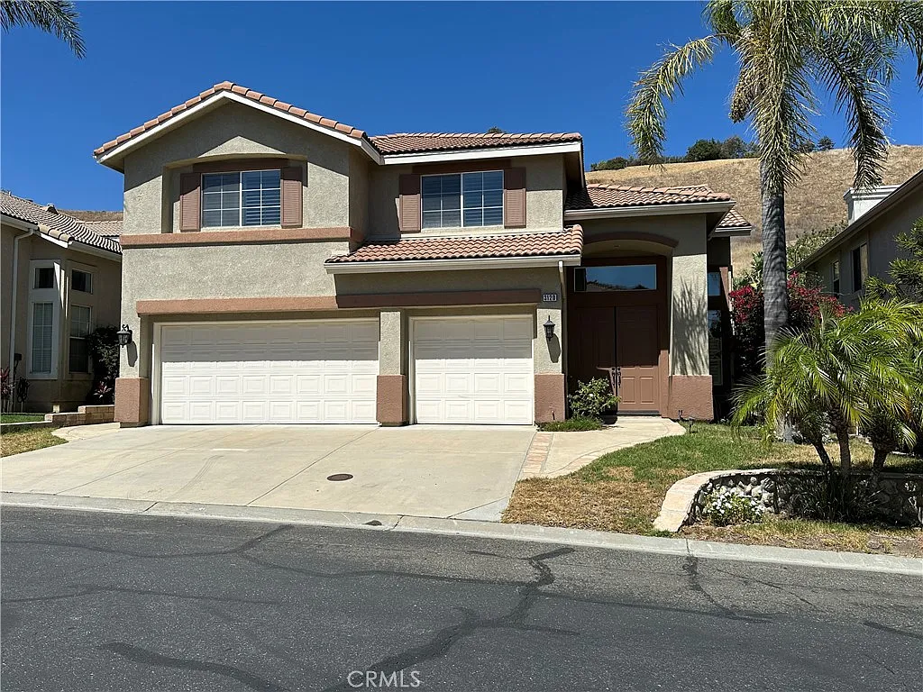 3 bed, 2.5 bath, 2370 sqft, $4,500 — Photo 1