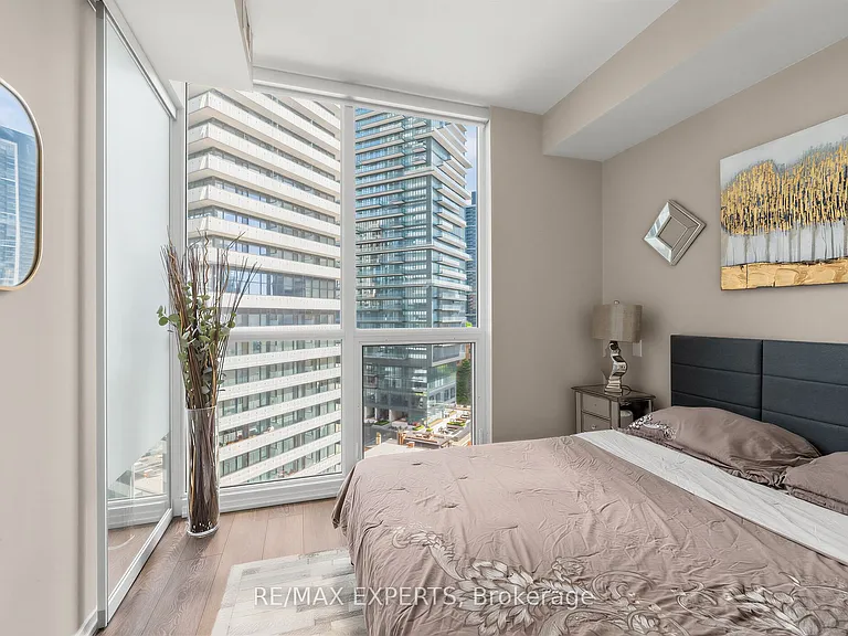 45 Charles St E #1509 — Photo 19