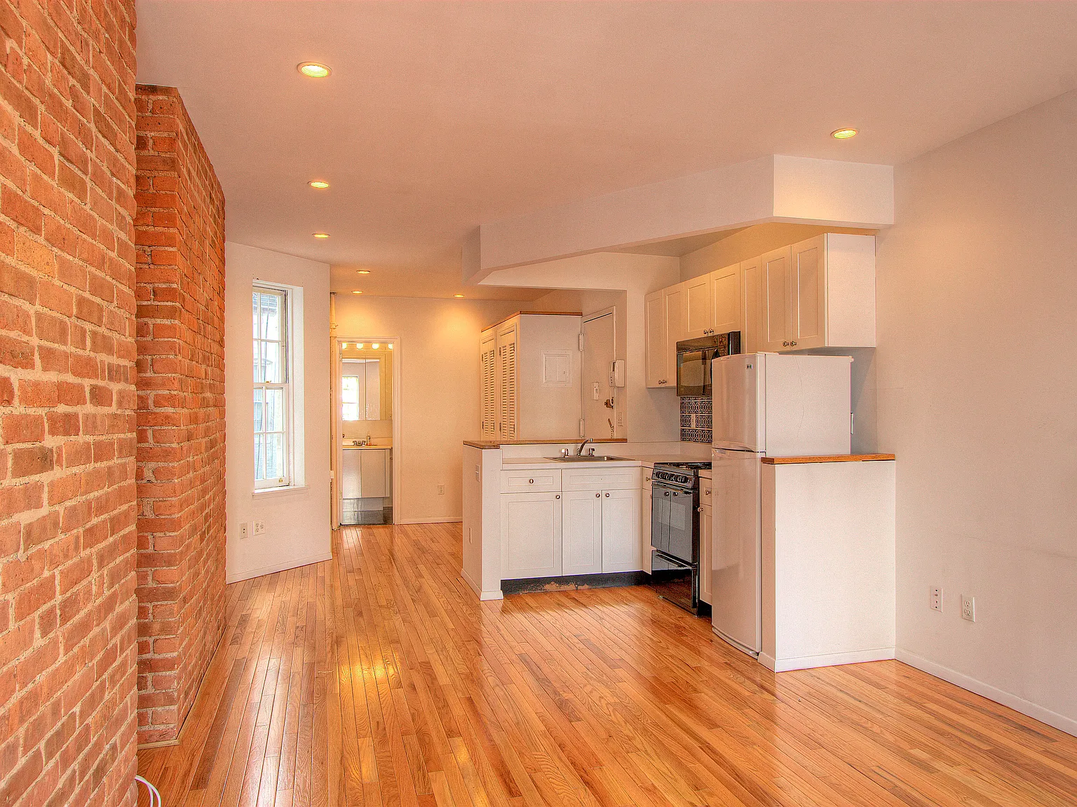 307 East 81st Street — Photo 3