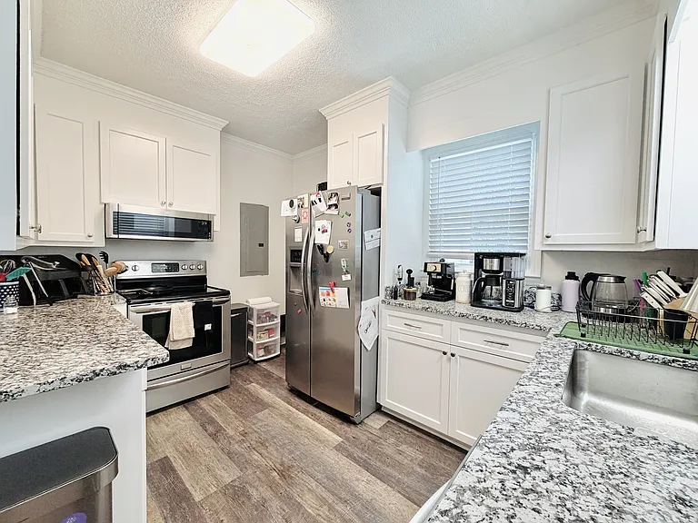 604 Oakland Ave — Photo 10