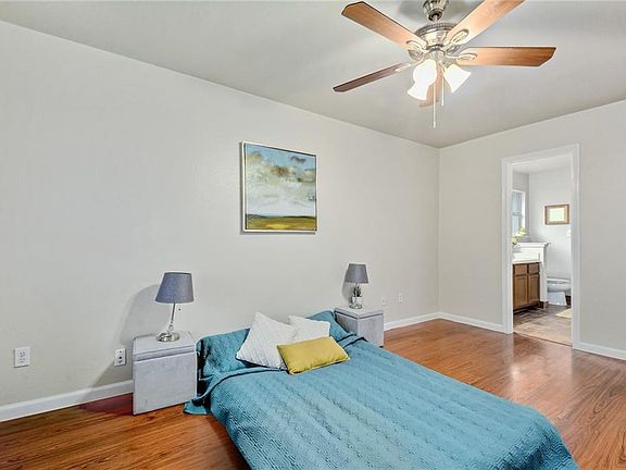 3rd image of 7109 Shannon Dr