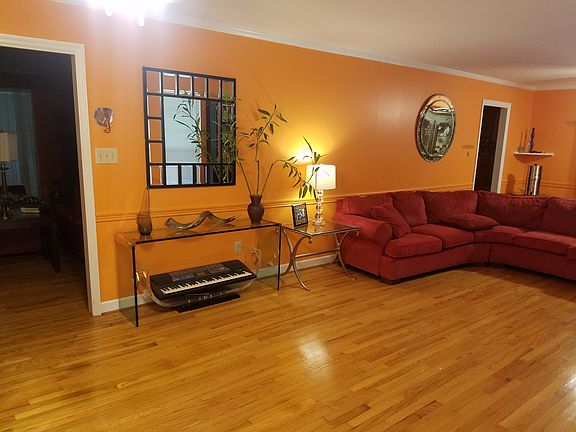 3rd image of 210 Hillandale Dr
