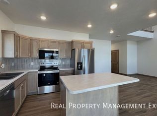 9000 W Jerald Pl, Sioux Falls, SD 57106