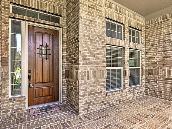 2nd image of 6703 Honeycrest Ln