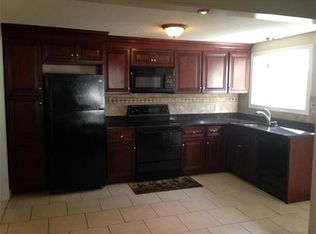 14 Washington Ave, Agawam, MA 01001