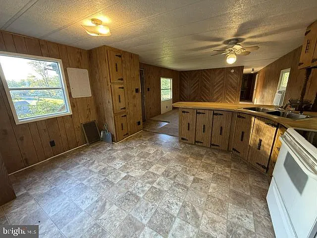 2 bed, 1.0 bath, 756 sqft, $1,300 — Photo 4