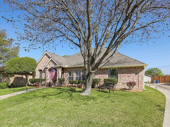 3rd image of 1107 Sandy Creek Dr