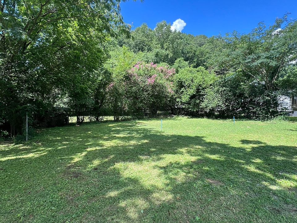 1st image of 933 Mountain Creek Rd