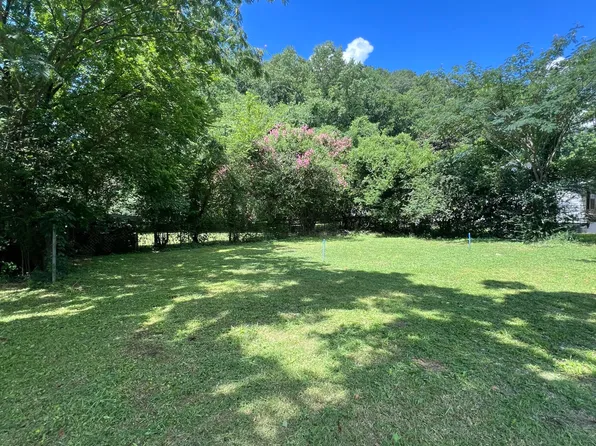 933 Mountain Creek Rd, Chattanooga, TN 37405