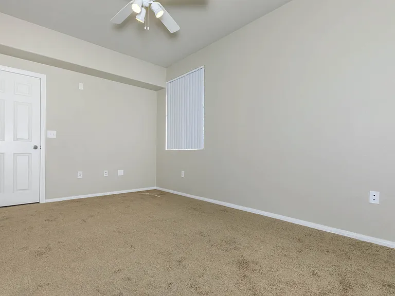 Renovated 1b1 683 SQFT 1 Bed 1 Bath