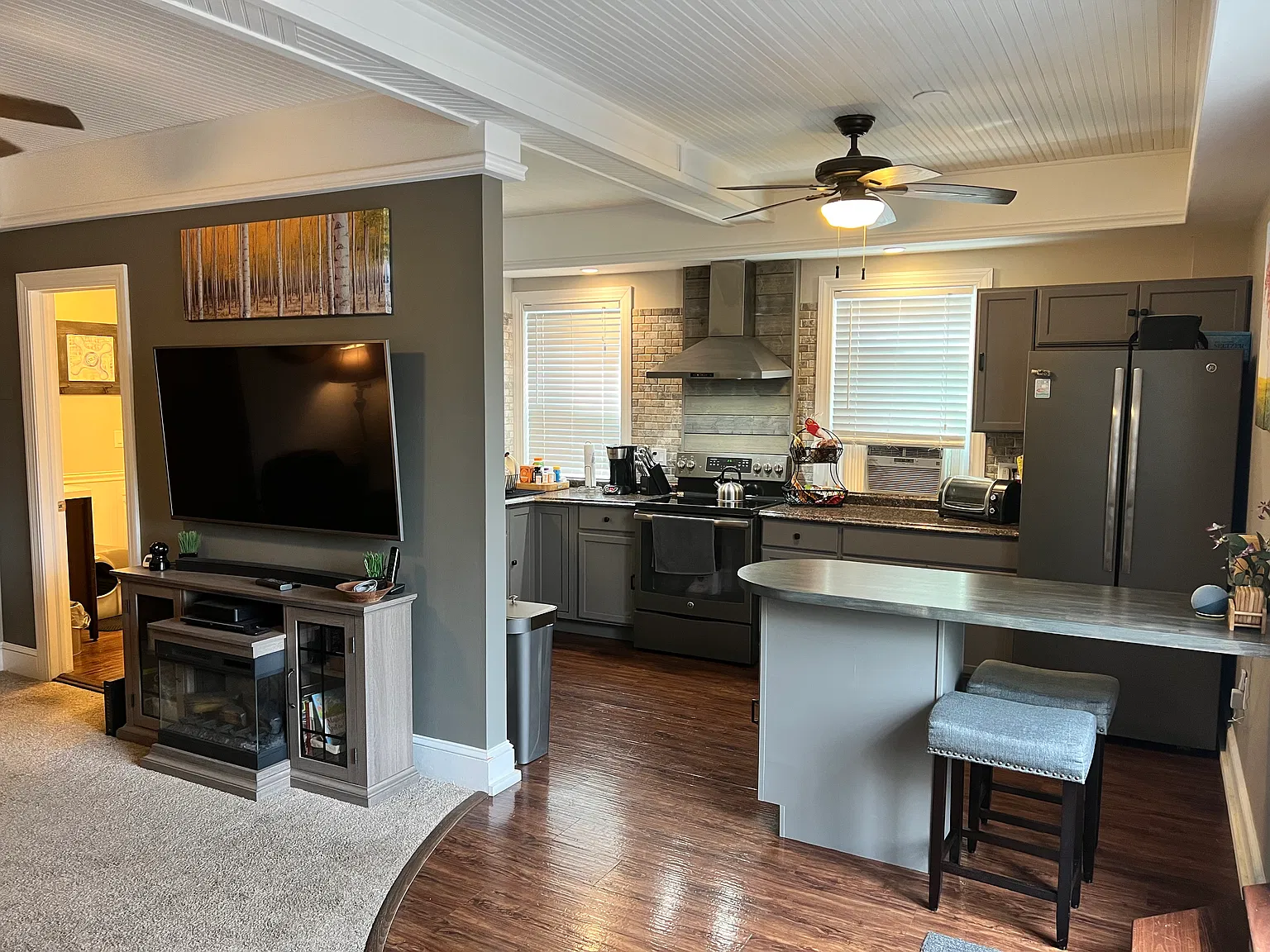 1 bed, 650 sqft, $1,200 — Photo 2