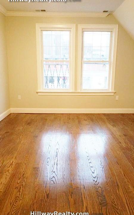 2nd image of 52 Townsend St #1F