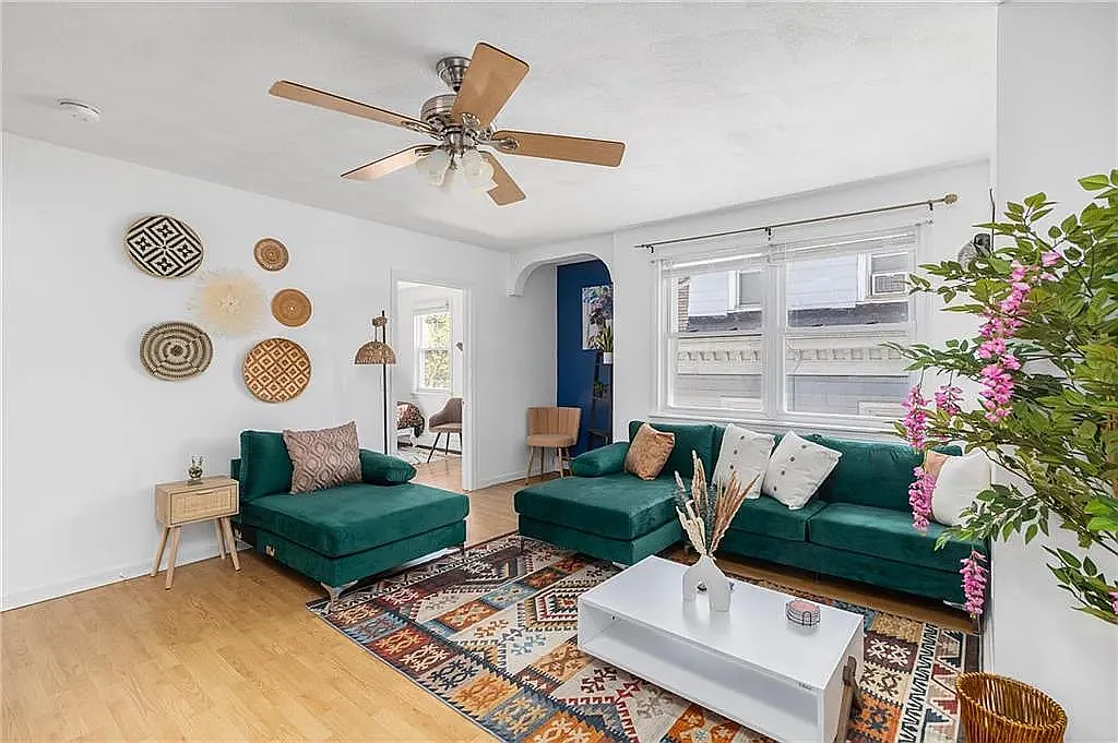 4 bed, 1100 sqft, $3,000 — Photo 2