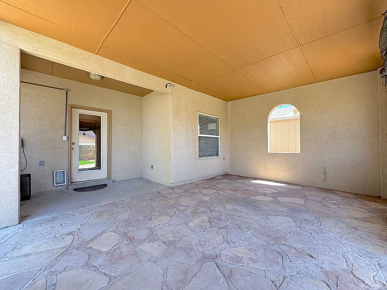 10421 Silvercloud Dr — Photo 28