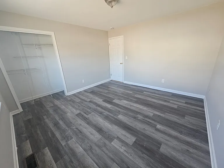 336 Park St — Photo 13