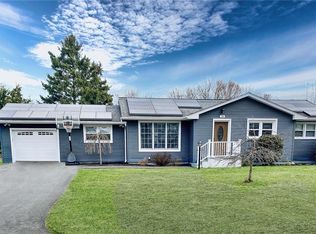 34 Blossom Ln, Shawangunk, NY 12589