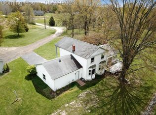 11520 Beach Dr, Holly, MI 48442