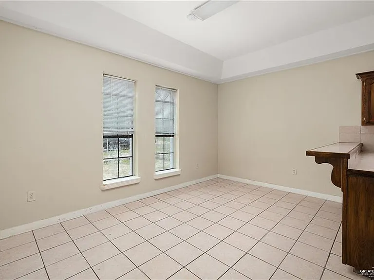 104 N Paseo Del Rey St — Photo 4