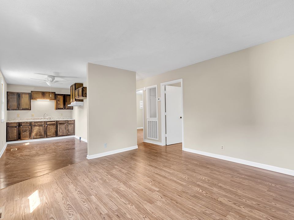1st image of 844 Circle Dr