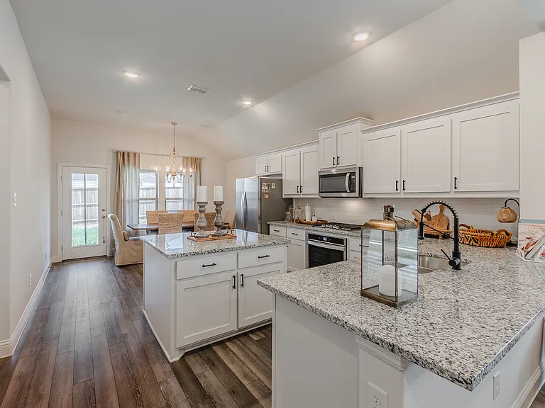 227 Hawthorn Dr — Photo 5