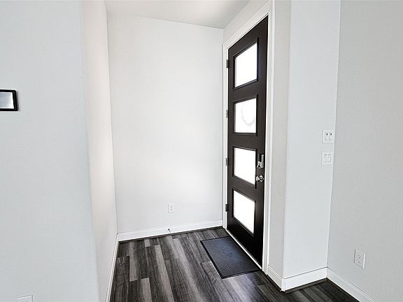 3rd image of 10005 Brickhouse Dr