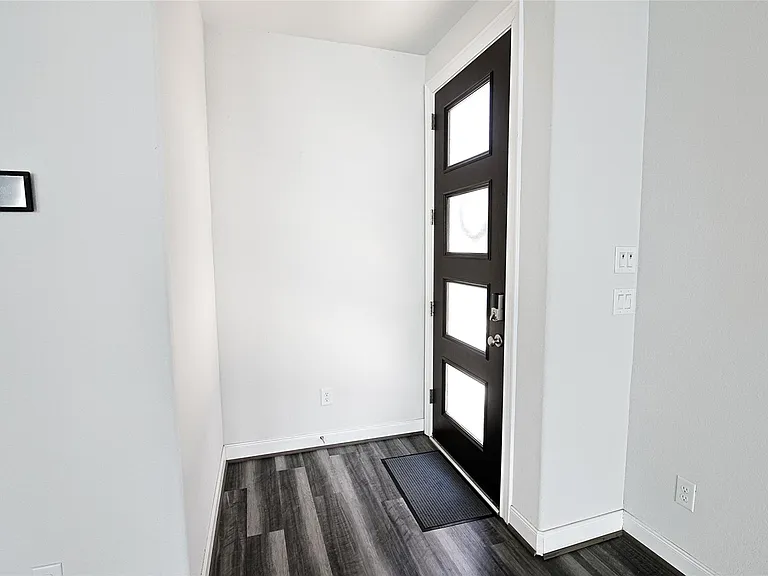 10005 Brickhouse Dr — Photo 3