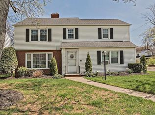 2019 Campus Rd, South Euclid, OH 44121