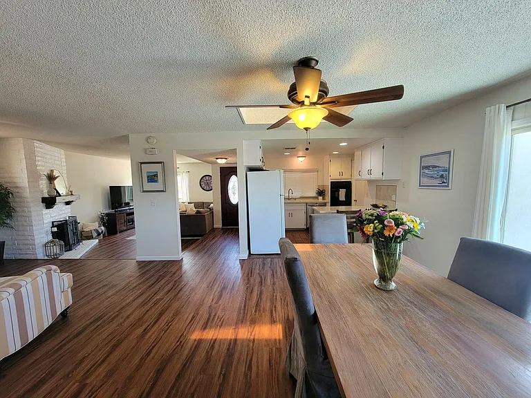 7620 Lone Star St — Photo 17