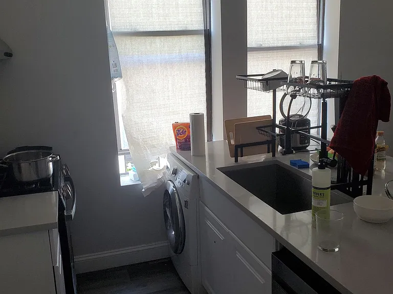 1210 W Lexington St — Photo 16