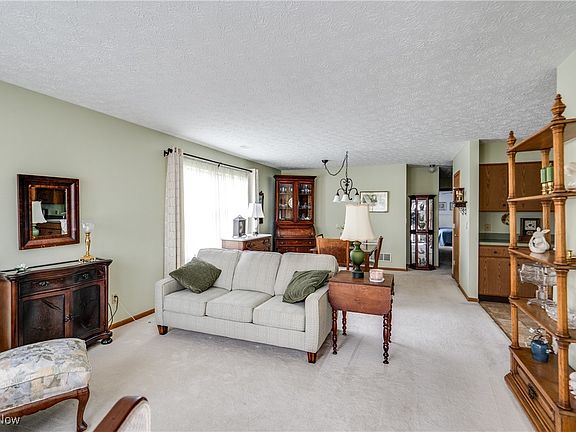 4th image of 235 W Heatherwood Dr