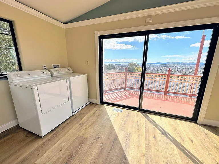 6077 Felix Ave — Photo 6